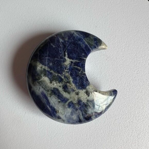 Sodalite Crystal Moon Carving‎ (#6) - Picture 6 of 10